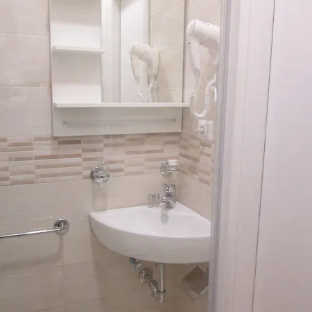 Trevi Elegance Guest house 4*