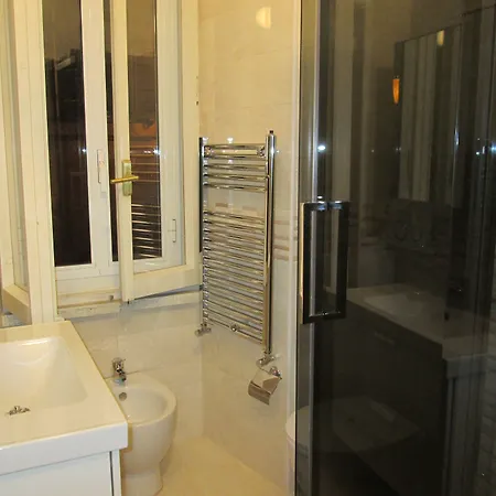 Trevi Elegance Guest house 4*